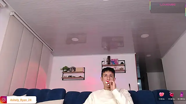 Snapshot of ashely_ryan24 chatting on May 19, 11:22 pm ashely ryan24 online show from May 19, 11:22 pm