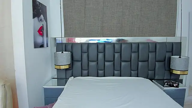 Snapshot of _cat_18 chatting on December 19, 1:29 pm  cat 18 online show from December 19, 1:29 pm