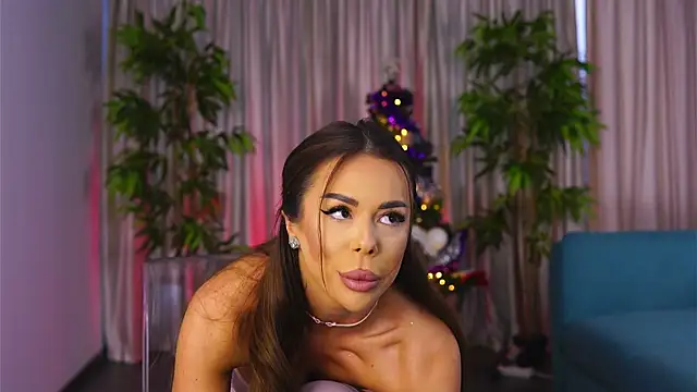 Snapshot of MissKiarra chatting on December 13, 6:00 am MissKiarra online show from December 13, 6:00 am