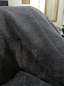 Snapshot of HotwifeBra chatting on September 19, 12:45 am HotwifeBra online show from September 19, 12:45 am