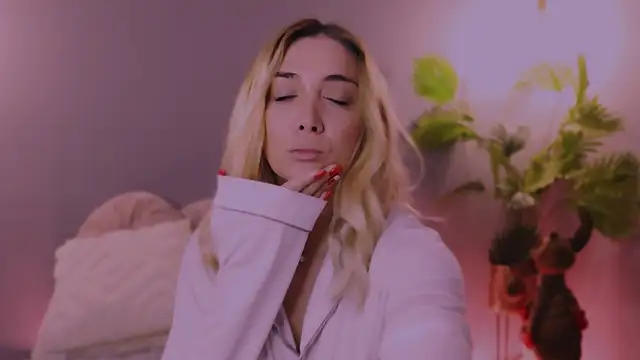 Jessielle online show from December 22, 10:01 am