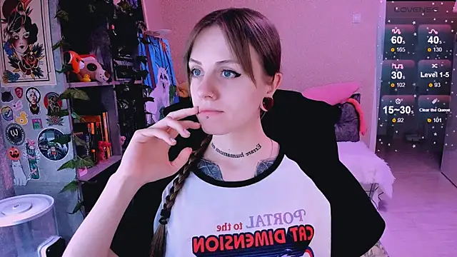 NaniMoore online show from January 25, 11:00 pm