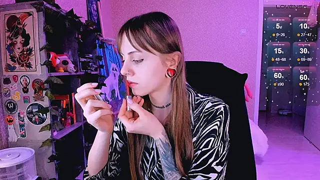 NaniMoore online show from February 12, 8:18 pm