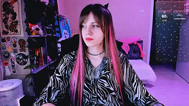 NaniMoore online show from March 5, 8:10 pm