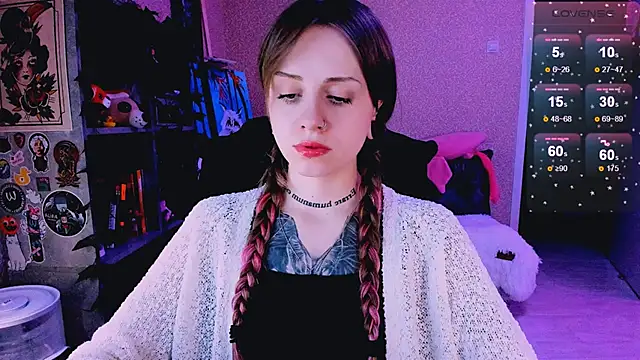 NaniMoore online show from March 9, 8:10 pm