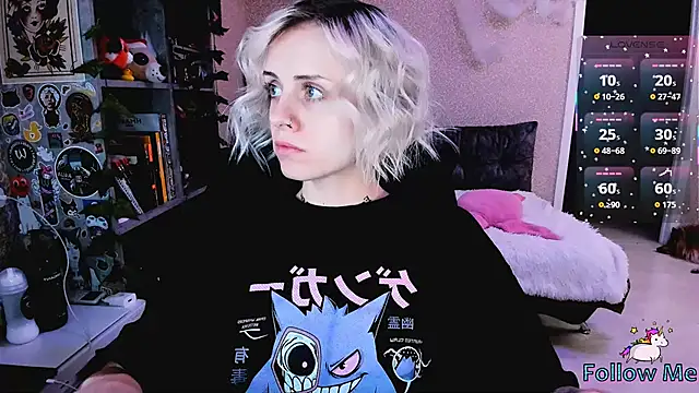 NaniMoore online show from October 30, 8:53 pm