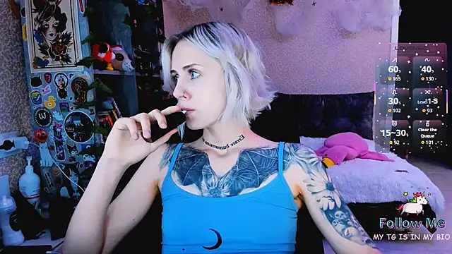 NaniMoore online show from November 28, 8:22 pm