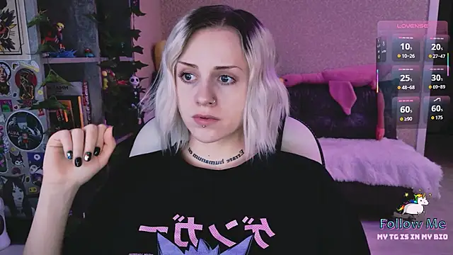 NaniMoore online show from February 7, 8:23 pm