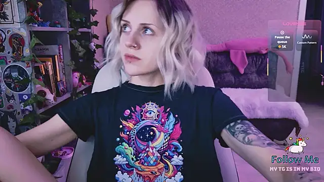 NaniMoore online show from March 27, 8:08 pm