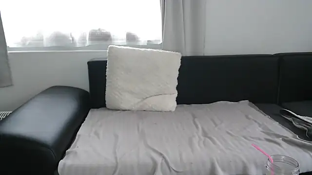 Snapshot of HotElena chatting on October 10, 12:04 pm HotElena online show from October 10, 12:04 pm
