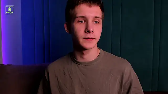 Snapshot of MarkGWalker chatting on December 10, 4:24 am MarkGWalker online show from December 10, 4:24 am