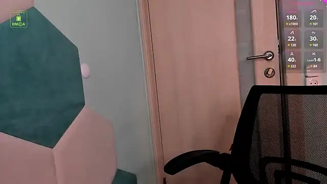 Snapshot of MarkGWalker chatting on December 12, 4:37 am MarkGWalker online show from December 12, 4:37 am