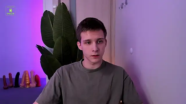 Snapshot of MarkGWalker chatting on February 7, 4:27 am MarkGWalker online show from February 7, 4:27 am