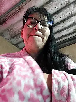 clarita 01 online show from October 31, 11:00 am