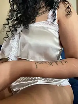 Indianbutter11 online show from February 18, 8:49 am