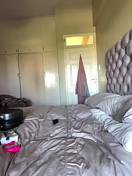 Indianbutter11 online show from February 22, 6:28 am