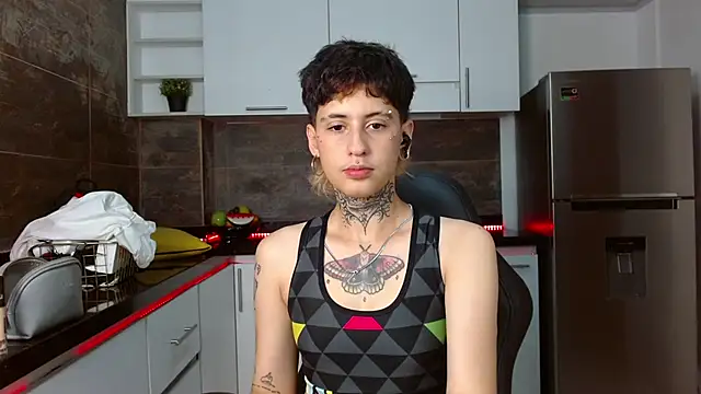 Ethan lennox online show from December 14, 3:39 pm