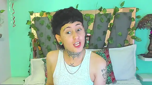 Snapshot of Ethan_lennox chatting on February 18, 10:06 pm Ethan lennox online show from February 18, 10:06 pm