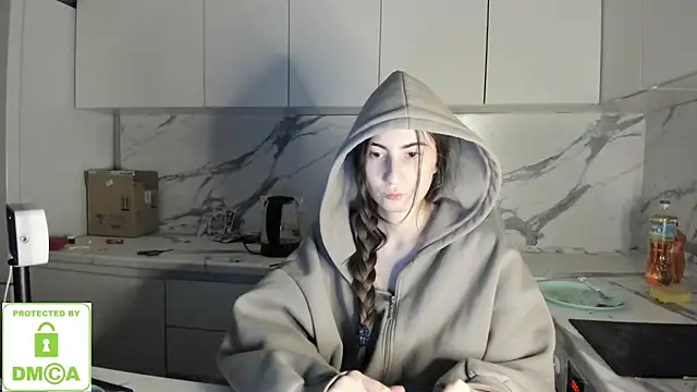 Ayesha Thebestt online show from January 8, 4:31 pm