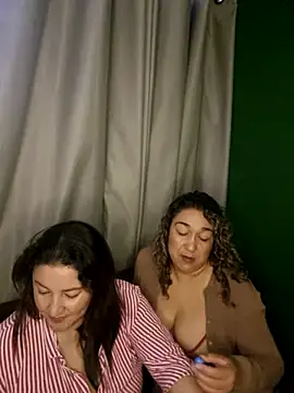 Snapshot of kitty_84 chatting on May 21, 11:50 am kitty 84 online show from May 21, 11:50 am