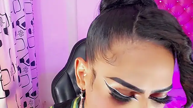 Snapshot of Aslhy_Goddessx chatting on October 3, 3:36 am Aslhy Goddessx online show from October 3, 3:36 am