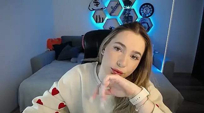 SabrinViolet online show from February 17, 9:13 am