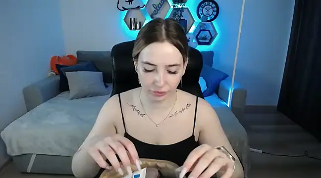 SabrinViolet online show from March 15, 9:09 am