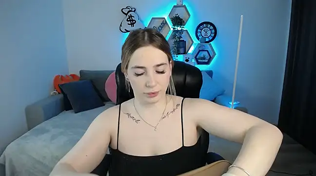 SabrinViolet online show from March 22, 9:13 am