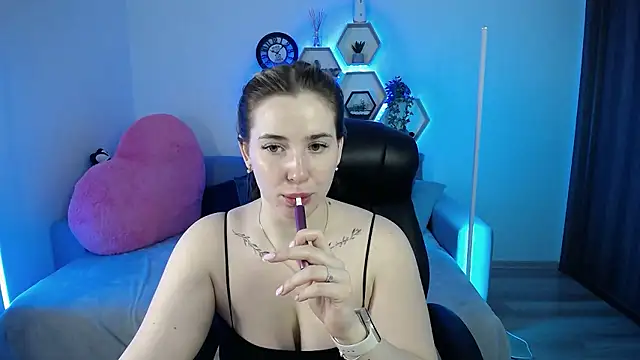 SabrinViolet online show from January 13, 9:14 am