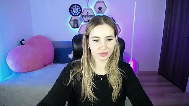 SabrinViolet online show from February 14, 9:06 am