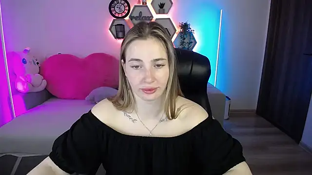 SabrinViolet online show from June 20, 8:06 am