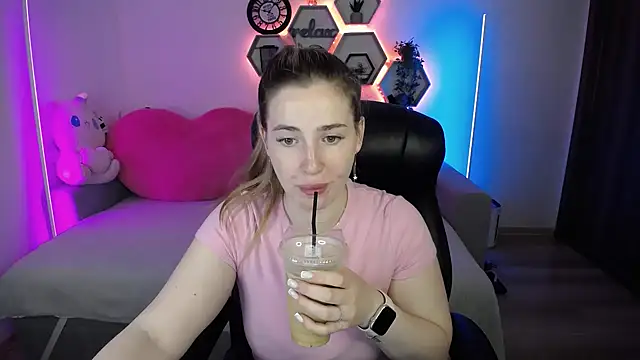SabrinViolet online show from June 24, 8:02 am