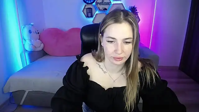 SabrinViolet online show from July 1, 8:05 am