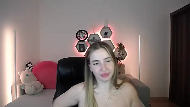 SabrinViolet online show from July 10, 8:07 am