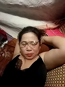 Snapshot of Sexy-asslove90 chatting on October 19, 6:36 am Sexy-asslove90 online show from October 19, 6:36 am