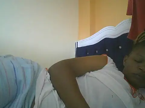 Snapshot of clakemmy250 chatting on February 4, 9:10 pm clakemmy250 online show from February 4, 9:10 pm