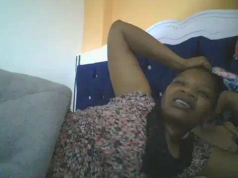 Snapshot of clakemmy250 chatting on February 6, 9:49 pm clakemmy250 online show from February 6, 9:49 pm
