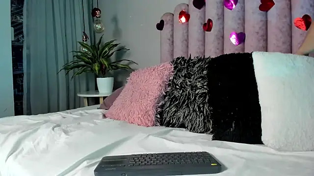 SusanBenett online show from March 15, 5:15 pm