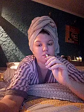 Snapshot of VioletteWay chatting on December 23, 11:36 am VioletteWay online show from December 23, 11:36 am