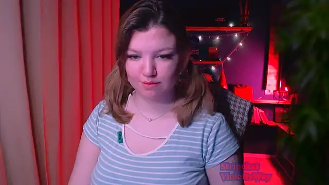 Snapshot of VioletteWay chatting on February 14, 3:58 pm VioletteWay online show from February 14, 3:58 pm