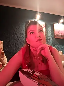 Snapshot of VioletteWay chatting on February 19, 7:05 pm VioletteWay online show from February 19, 7:05 pm