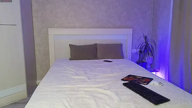 MaxMia online show from June 27, 5:01 am