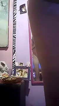 Snapshot of tyffani420 chatting on February 6, 1:49 am tyffani420 online show from February 6, 1:49 am