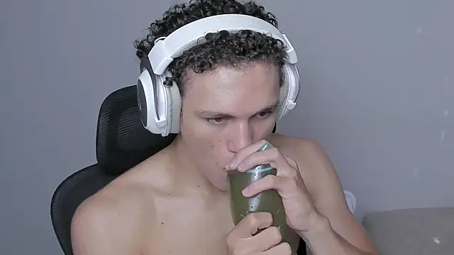 laurent nova online show from October 23, 7:12 pm