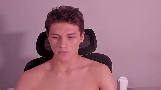 laurent nova online show from April 1, 11:11 am