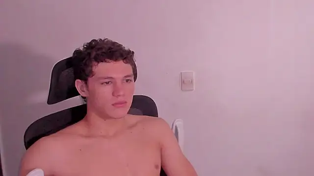 laurent nova online show from April 8, 3:56 pm