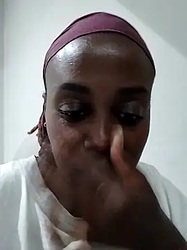 Snapshot of SlutyQueen32 chatting on October 10, 4:39 pm SlutyQueen32 online show from October 10, 4:39 pm