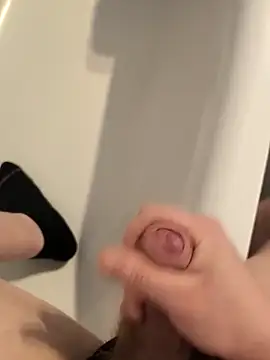 Snapshot of vorhauttree chatting on February 10, 9:46 am vorhauttree online show from February 10, 9:46 am