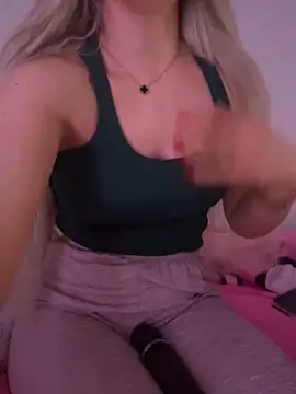 Holly-Glamour online show from December 19, 2:18 am