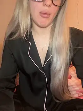 Holly-Glamour online show from February 12, 1:22 am